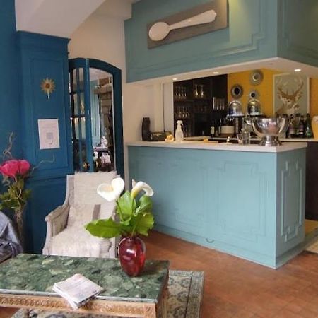 Logis Hotel Restaurant L'Auberge Normande 캐런탱 외부 사진
