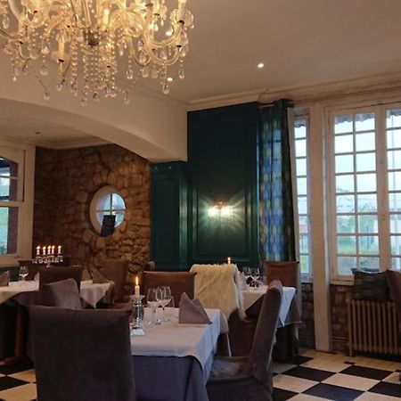 Logis Hotel Restaurant L'Auberge Normande 캐런탱 외부 사진