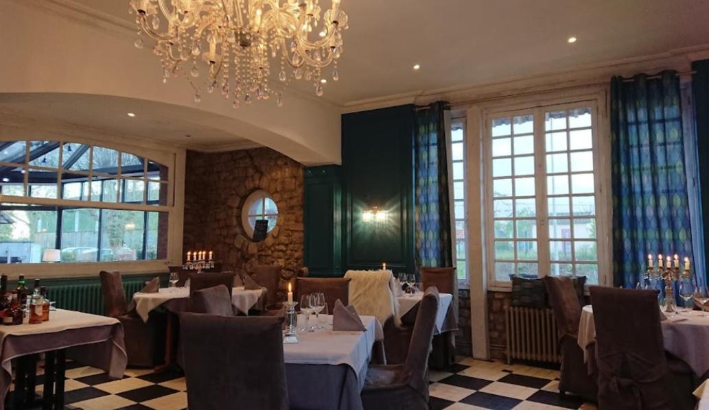 Logis Hotel Restaurant L'Auberge Normande 캐런탱 외부 사진