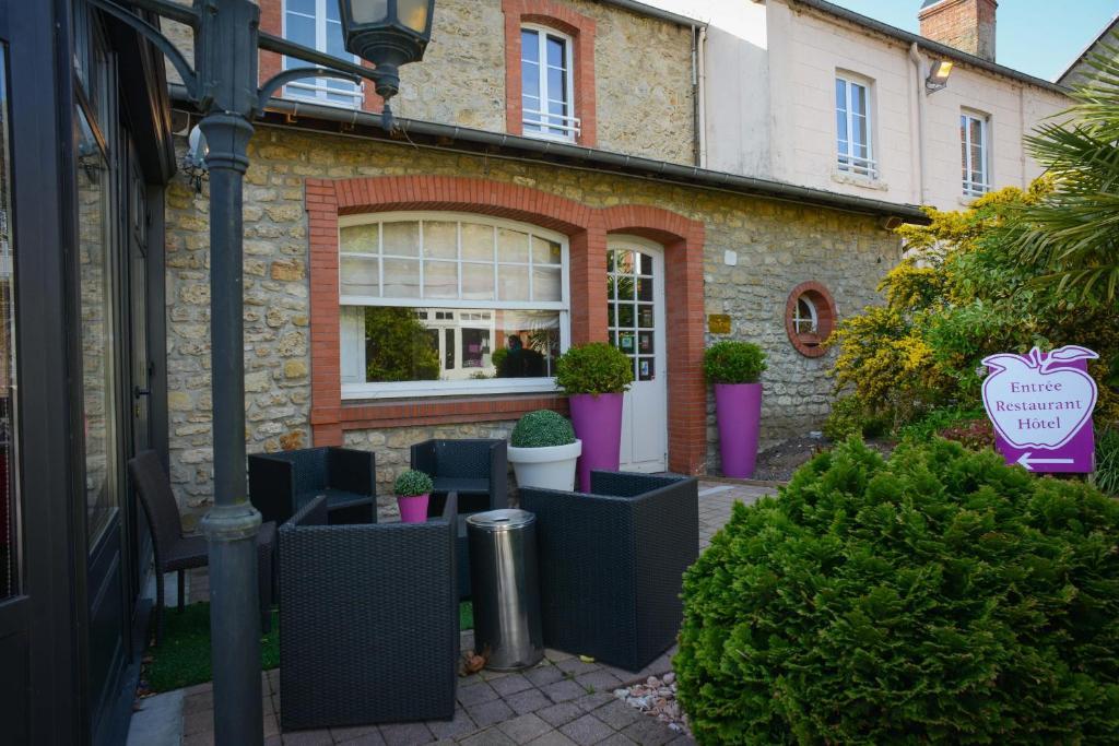Logis Hotel Restaurant L'Auberge Normande 캐런탱 외부 사진