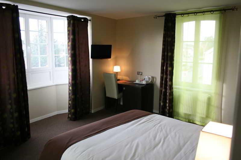 Logis Hotel Restaurant L'Auberge Normande 캐런탱 외부 사진