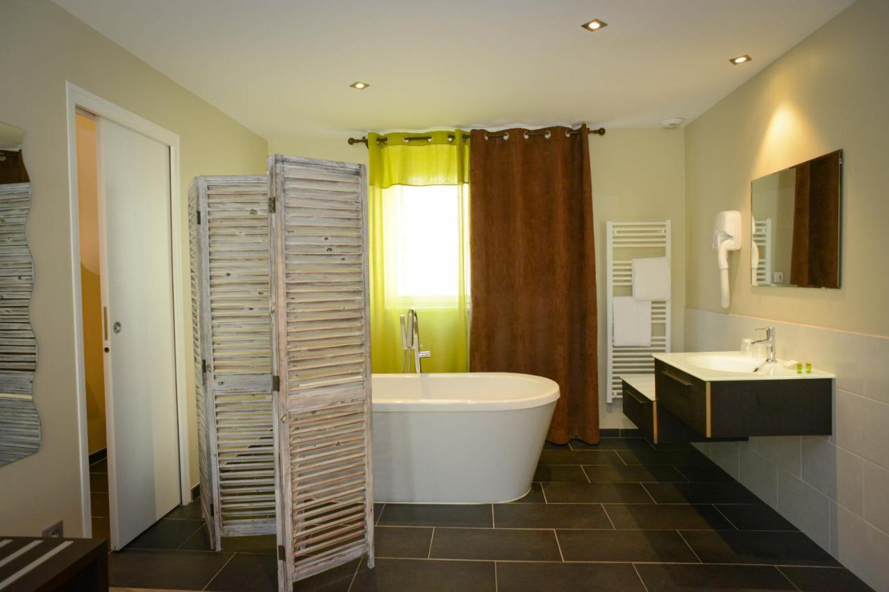 Logis Hotel Restaurant L'Auberge Normande 캐런탱 외부 사진